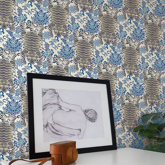 Surface Style Tiger Eye Peel & Stick Wallpaper